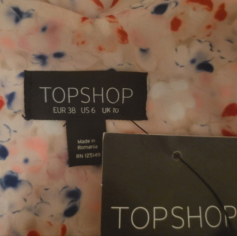 Abstract Floral Print Crop Top with Ruffles - Picture 6 of 6